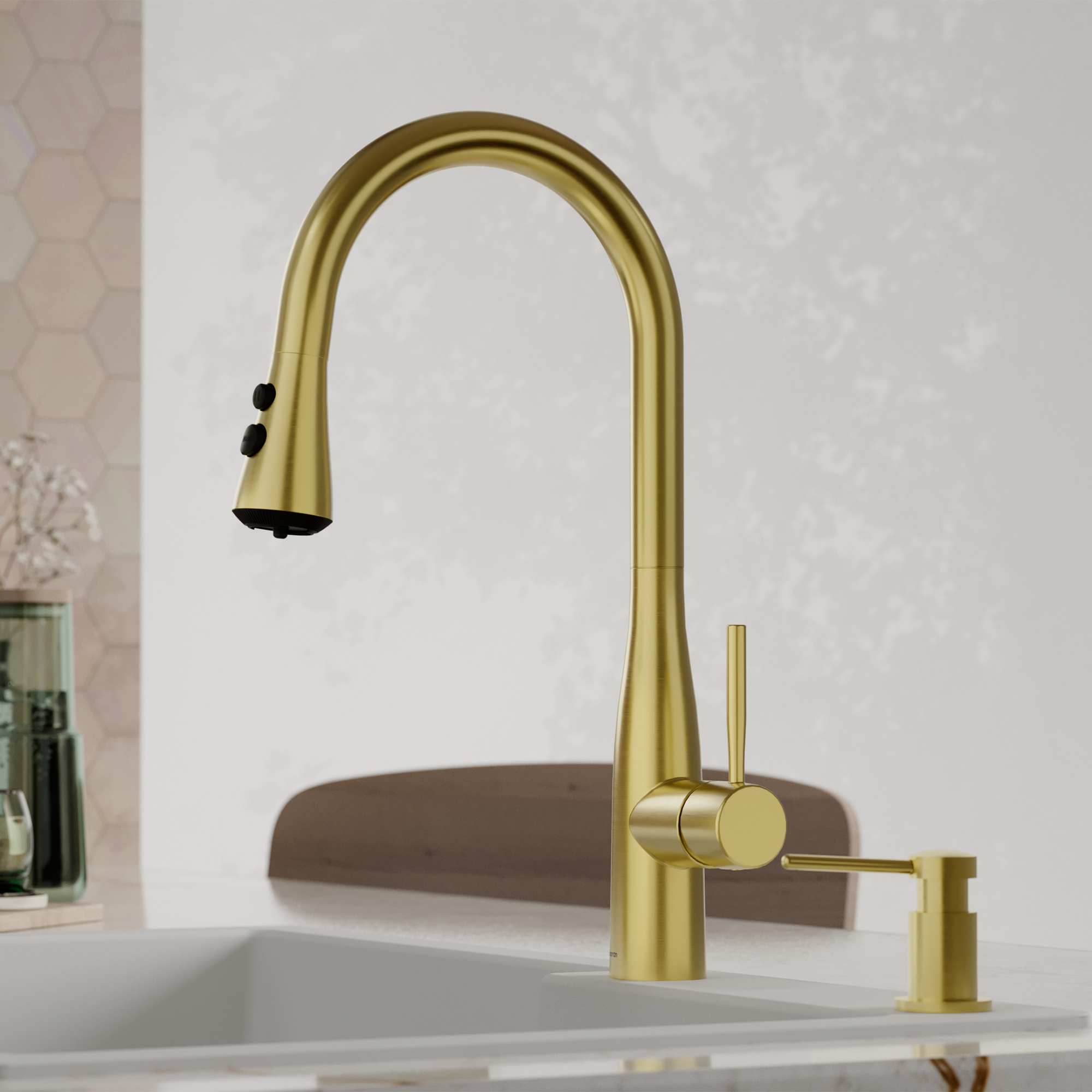 Faraday Pull-Down Sprayer Kitchen Faucet In Spot-Free Brushed Gold